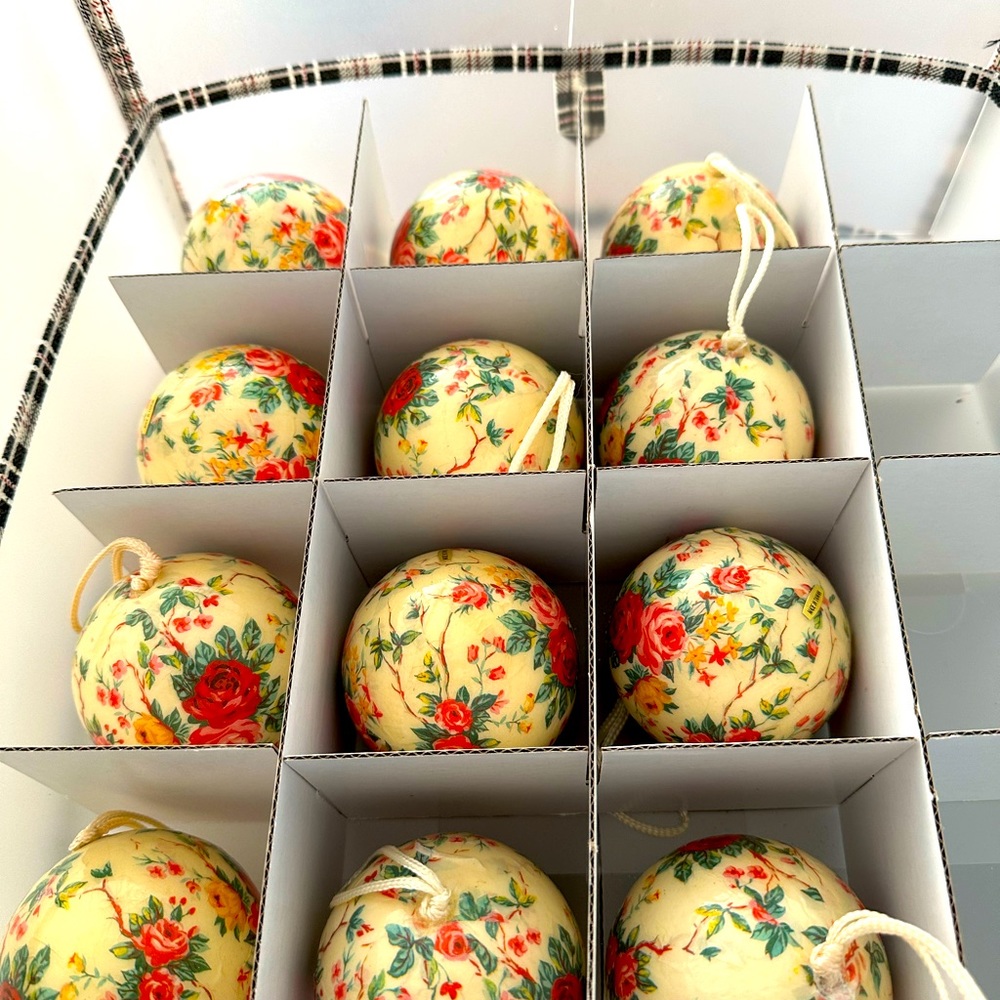 12 Shabby Chic Christmas Ball Ornaments
